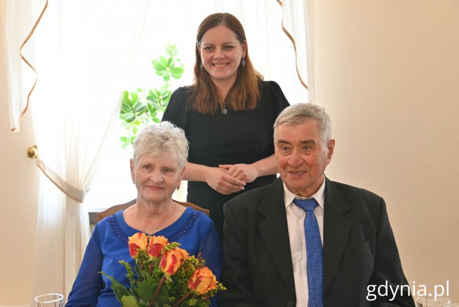 Jubilaci wraz z prezydent Gdyni Aleksandrą Kosiorek (fot. Magdalena Starnawska)
