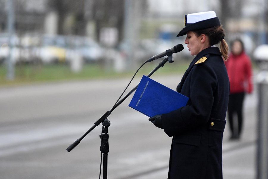 Uroczystość ostatniego opuszczenia bandery na ORP Kondor / fot. Michał Puszczewicz