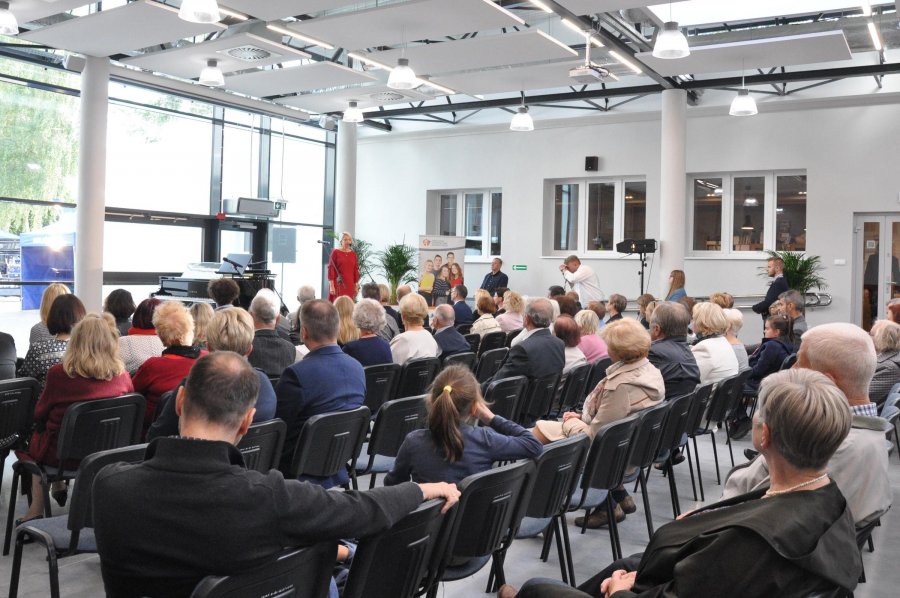 Uroczyste otwarcie auli w Zespole Szkół Administracyjno-Ekonomicznych w Gdyni // fot. Magdalena Czernek