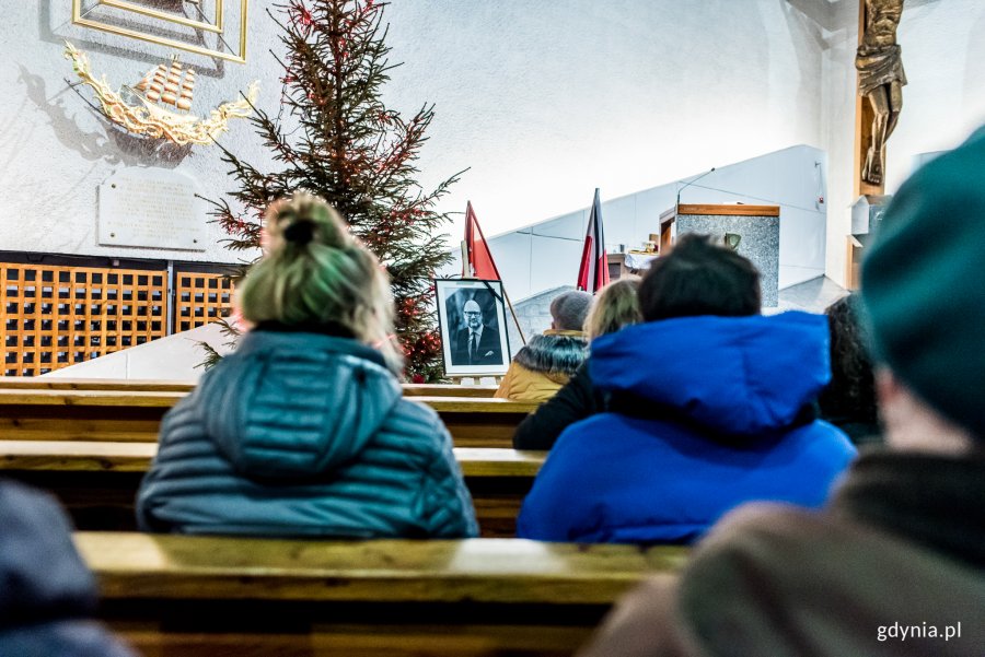  Gdynia uczciła pamięć Pawła Adamowicza podczas mszy w kościele Najświętszej Maryi Panny, fot. Maciej Czarniak. 