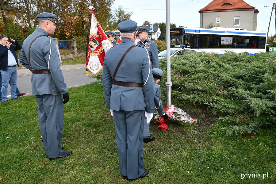 Uroczystość nadania placowi przy ul. Starodworcowej na Wielkim Kacku imienia 66. Kaszubskiego Pułku Piechoty // fot. Michał Puszczewicz