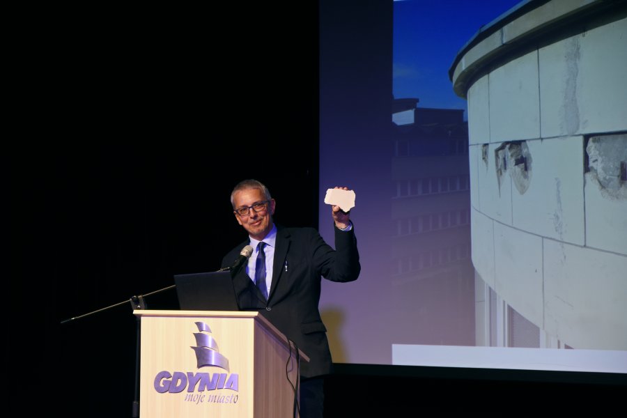 Robert Hirsch, miejski konserwator zabytków w Gdyni, podczas spotkania "Dbamy o gdyńskie zabytki", 14.03.2019 r., fot. J. Ziarnicki