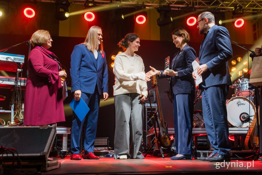 Gala finałowa X edycji Przeglądu Teatrów Amatorskich „Kurtyna” w gdyńskim Małym Kacku (fot. Paweł Budziński)