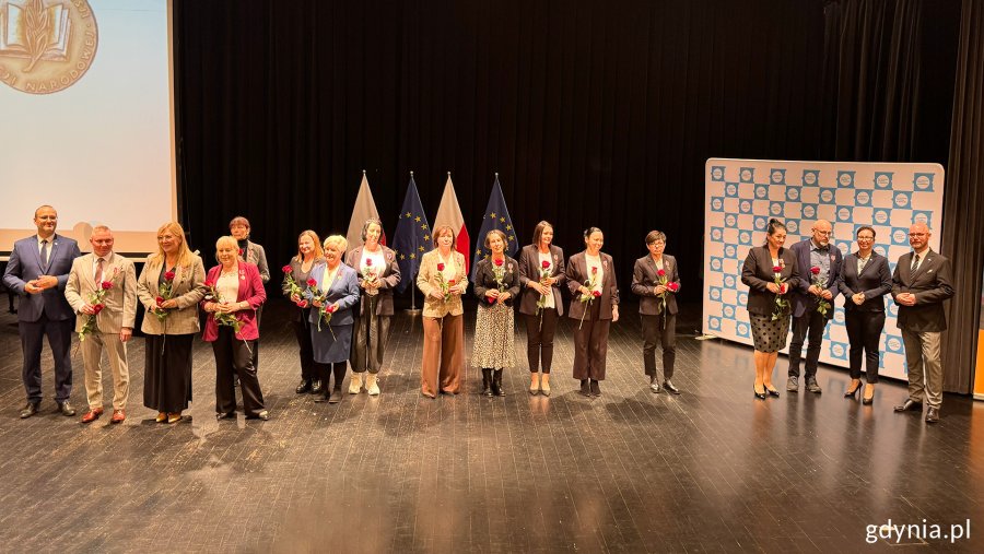 Osoby uhonorowane podczas Wojewódzkiej Uroczystości z okazji Dnia Edukacji Narodowej 2025 (fot. Katarzyna Balcerzak)