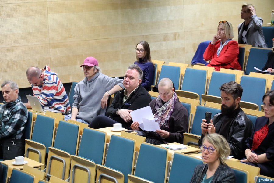 Wśr&oacute;d publiczności m.in. Maja Wagner, naczelnik Wydziału Kultury UMG i Jerzy Rados, dyrektor Gdyńskiego Centrum Filmowego
