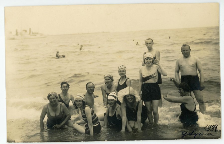 Wypoczynek na gdyńskiej plaży, fot. nieznany, 1934 r., zbiory MMG