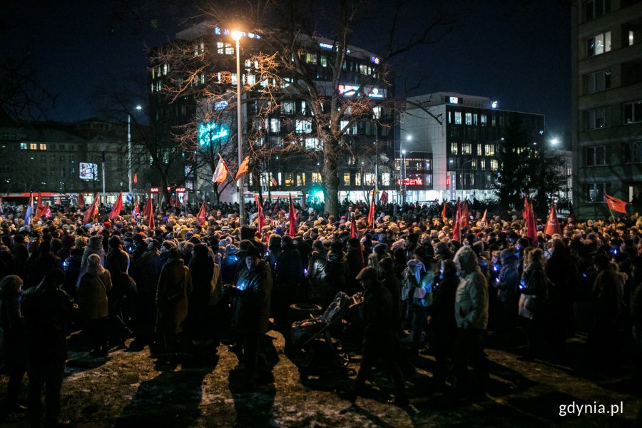 Kondukt żałobny ulicami Gdańska // fot. Karol Stańczak