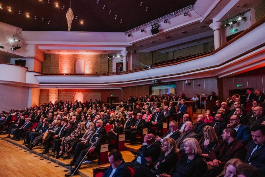 Uczestnicy gali gospodarczej z okazji 25-lecia samorządu województwa pomorskiego w Akademii Muzycznej