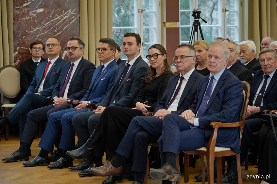 W uroczystościach z okazji święta Uniwersytetu Morskiego wzięli udział m.in. senator Sławomir Rybicki, posłowie Jarosław Sellin, Wioleta Tomczak i Marcin Horała oraz wicewojewoda pomorski Emil Rojek