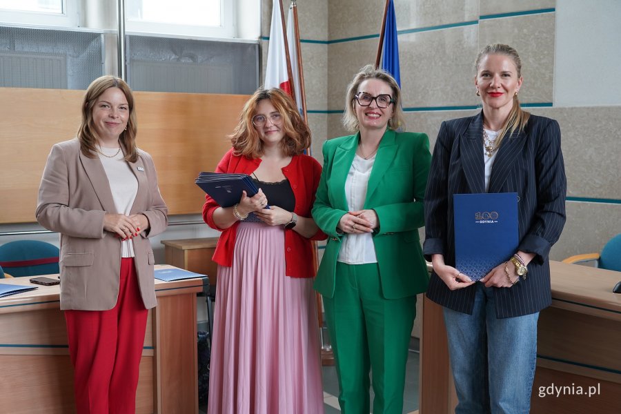 Na zdjęciu od lewej: wiceprezydentka Gdyni Oktawia Gorzeńska (przewodnicząca rady w I kadencji), koordynatorka ds. Praw Człowieka Marta Otrębska i Agnieszka Tokarska &ndash; wiceprzewodnicząca rady w I kadencji oraz członkini Gdyńskiej Rady Kobiet II kadencji Magdalena Bielawska (fot. Karolina Szypelt)