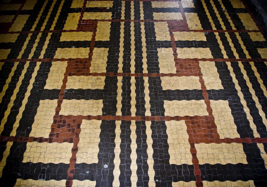Mozaika na podłodze w budynku prz ul. 3-go Maja 27-31, fot. Przemysław Kozlowski