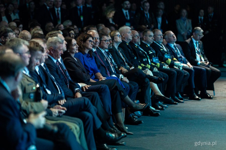 Goście podczas inauguracji. Pierwszy dzień 23. Międzynarodowych Targów Morskich i Militarnych BaltExpo w AmberExpo (fot. Kamil Złoch)