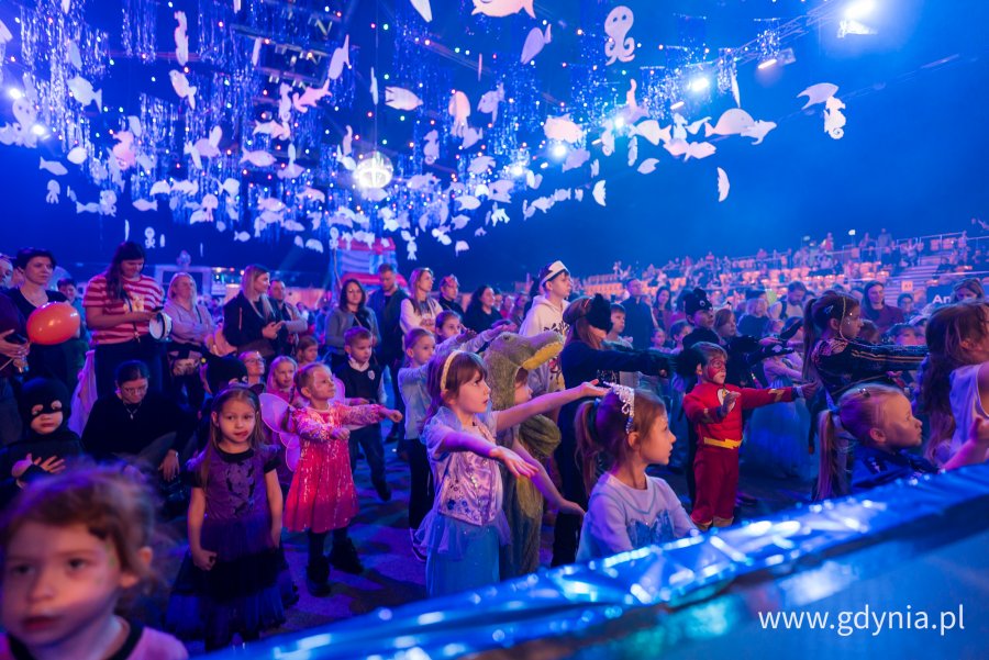 Uczestnicy balu dla dzieci