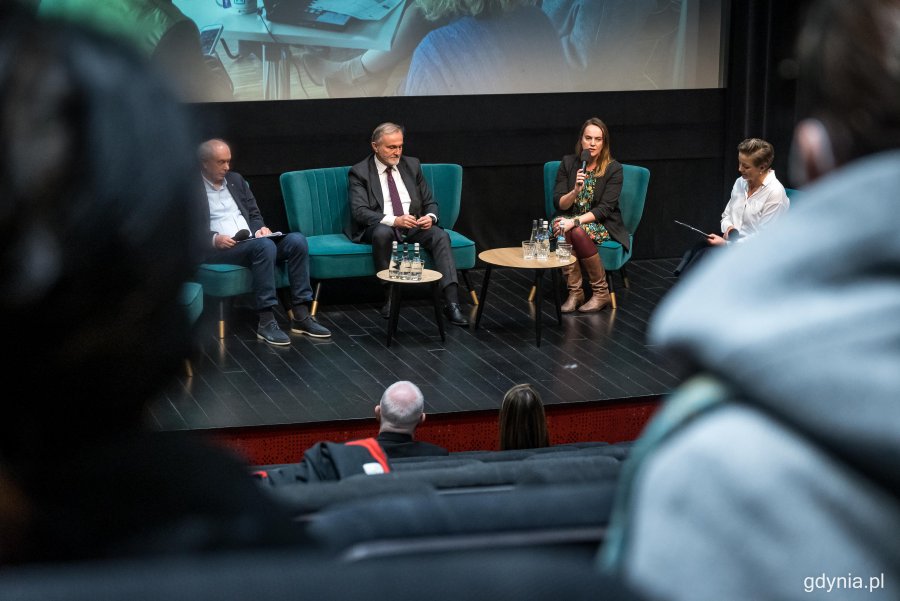 Konferencja prasowa, od lewej: Leszek Kopeć, dyrektor Gdyńskiego Centrum Filmowego, prezydent Wojciech Szczurek, Maja Wagner, naczelnik Wydziału Kultury UM,Magdalena Jacoń, rzecznik prasowy Gdyńskiego Centrum Filmowego. // fot. Kamil Złoch