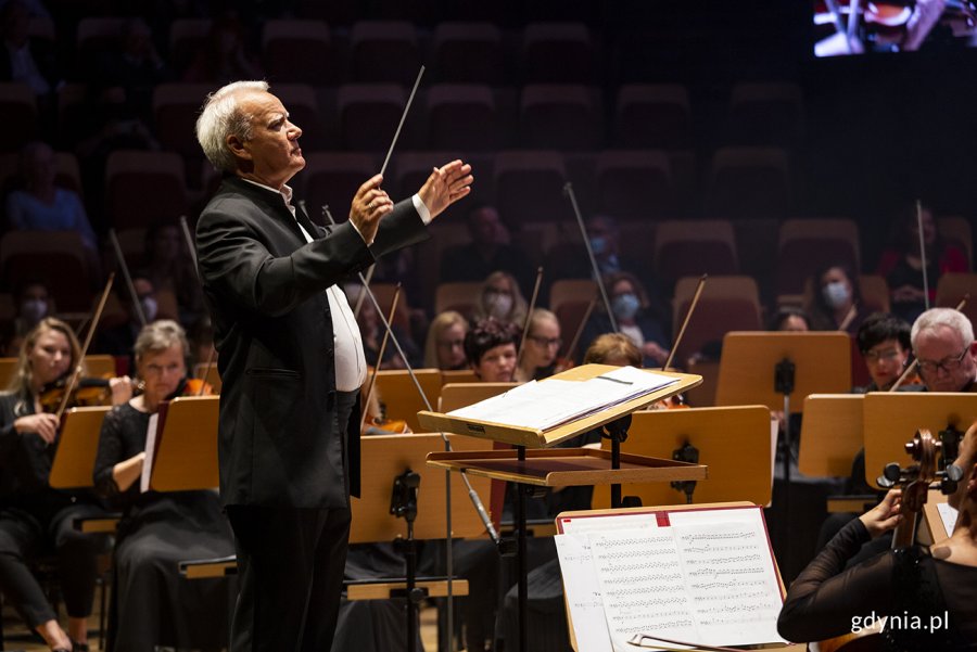 Gala Pracodawców Pomorza „Przedsiębiorcy Medykom”. N/z dyrygent Wojciech Rajski. Fot. Przemysław Kozłowski