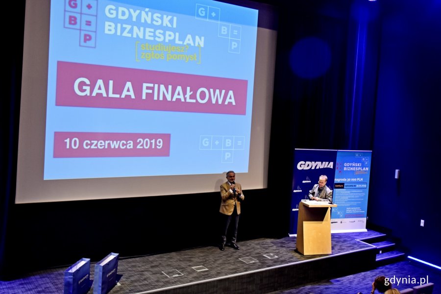 Gala Finałowa Gdyńskiego Biznesplanu 2019. Nagrody wręczyli Wojciech Szczurek, prezydent Gdyni oraz Katarzyna Gruszecka-Spychała, wiceprezydent Gdyni ds. gospodarki / fot. Paweł Kukla 