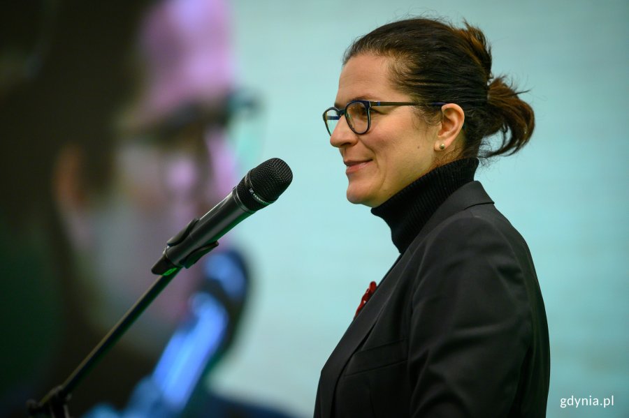Prezydent Gdańska Aleksandra Dulkiewicz przemawiała podczas otwarcia kongresu // fot. Dawid Linkowski