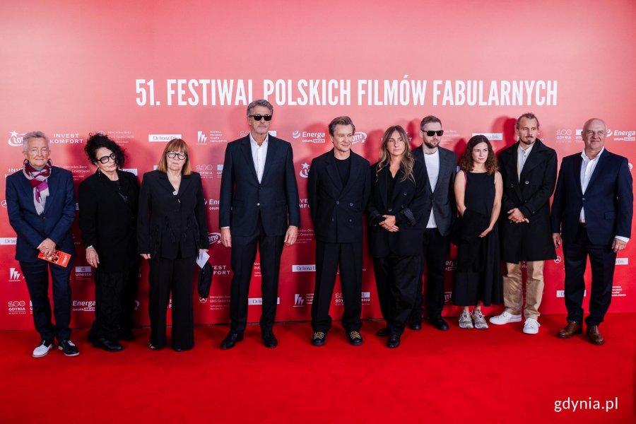 Srebrne Lwy otrzymał film &bdquo;Powiedz mi, co czujesz". Na zdjęciu tw&oacute;rcy produkcji (fot. Karol Stańczak)