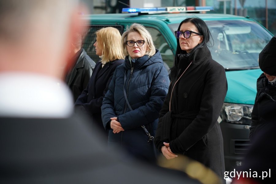 Radna Agnieszka Tokarska i Sylwia Cisoń, przedstawicielka ministry Barbary Nowackiej podczas uroczystości