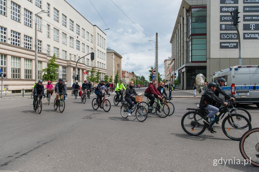 Spod Pomnika Polski Morskiej skierował się w ul. 10 Lutego, a następnie wjechał na ulicę Władysława IV (fot. Paweł Budziński)