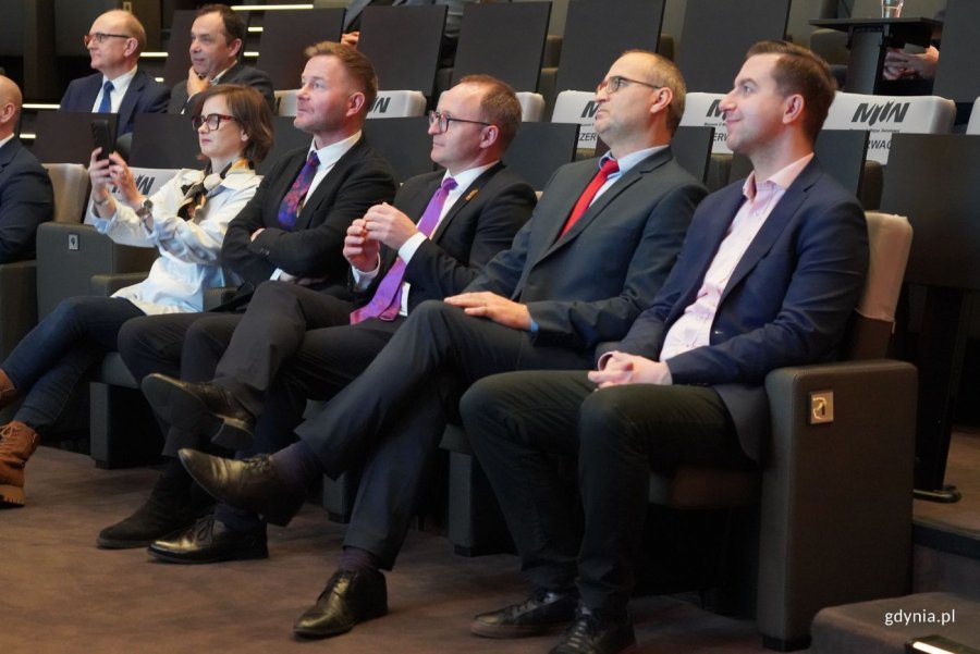 Na zdjęciu (od lewej) m.in.: senator Ryszard Świrski, wicemarszałek województwa pomorskiego Marcin Skwierawski, wicewojewoda pomorski Emil Rojek, radny Gdańska Cezary Śpiewak-Dowbór (fot. Magdalena Starnawska)