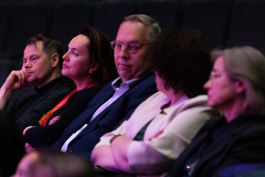 Uczestnicy gali otwarcia festiwalu Millennium Docs Against Gravity. Wśród nich Maja Wagner, naczelnik Wydziału Kultury Urzędu Miasta Gdyni (druga od lewej)