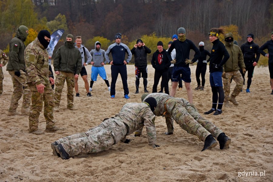 Odważny trening na plaży w Babich Dołach // fot. Paweł Kukla