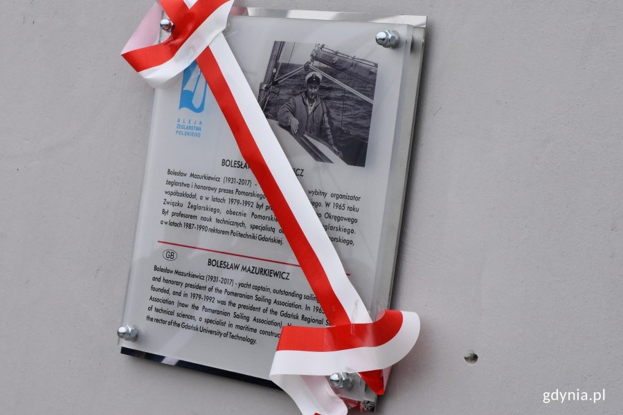 Odsłonięcie tablicy prof. Mazurkiewicza w alei Żeglarstwa Polskiego w Gdyni // fot. Magdalena Czernek