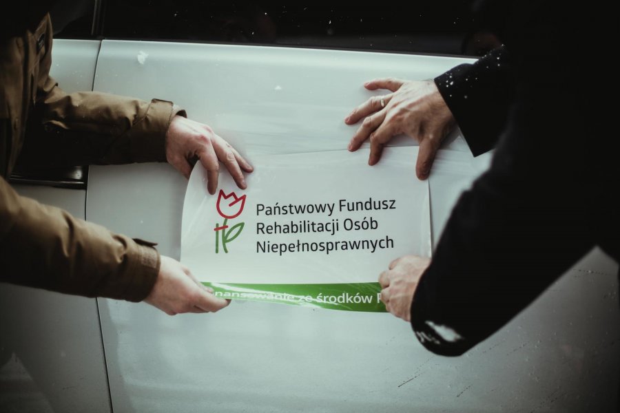 Nowy minibus dla osób niepełnoprawnych trafił do Gdyni,  fot. Gaba Kucz