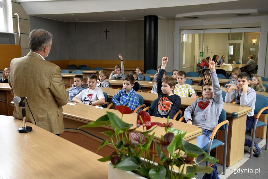 Uczniowie zasypali prezydenta gradem pytań / fot. Paweł Kukla