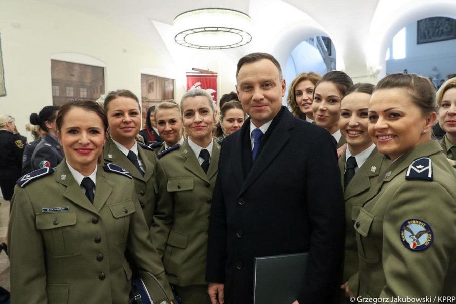 Kobiety ze służb i formacji mundurowych na spotkaniu w Pałacu Prezydenckim // fot. Grzegorz Jabubowski/KPRP