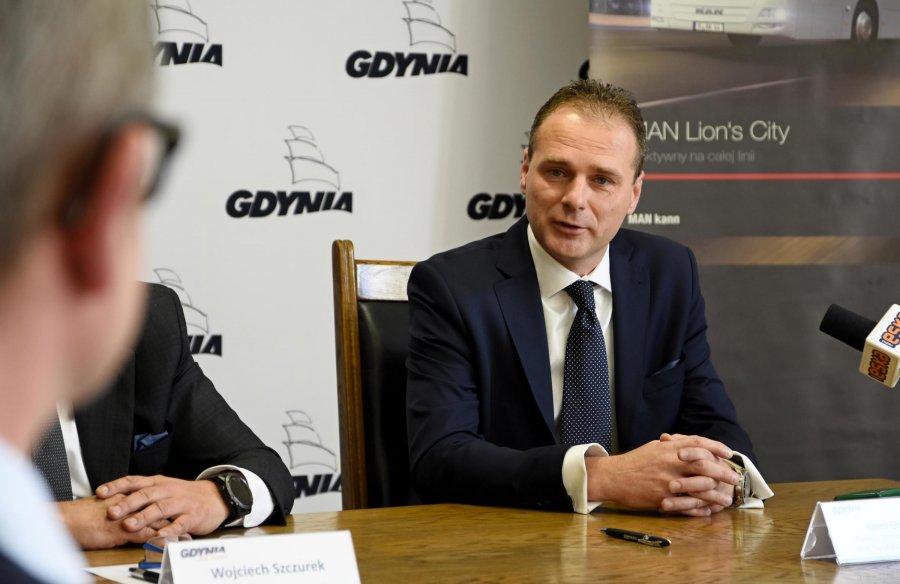 Podpisanie umowy na dostawę 55 nowych autobusów marki MAN - Kamil Gromek z MAN Truck&Bus Polska, fot. Kamil Złoch