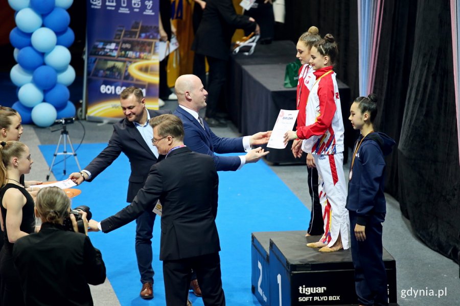 Zawodniczki na podium.