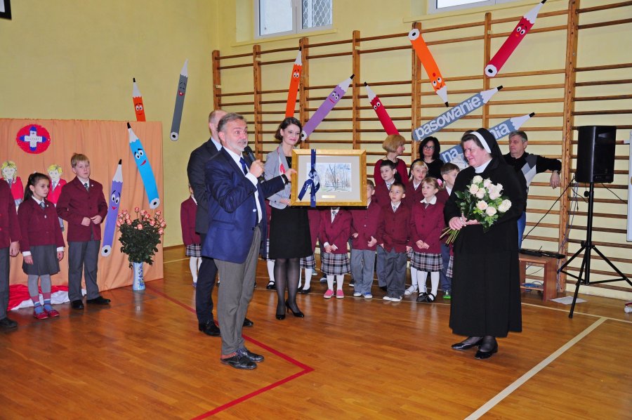 Wręczenie pamiątkowego obrazu od prezydenta