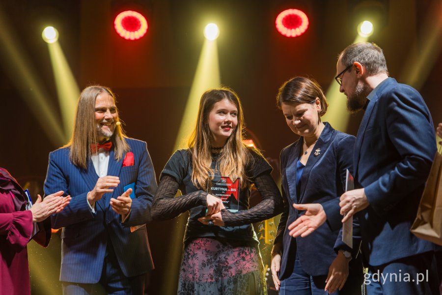 Gala finałowa X edycji Przeglądu Teatrów Amatorskich „Kurtyna” w gdyńskim Małym Kacku (fot. Paweł Budziński)