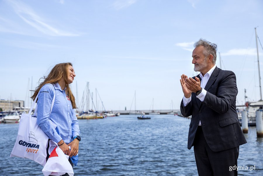 Pożegnanie olimpijki Aleksandry Melzackiej. N/z Aleksandra Melzacka i Wojciech Szczurek, prezydent Gdyni. Fot. Przemysław Kozłowski