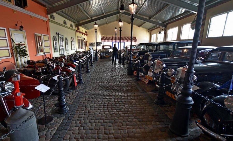 Gdyńskie Muzeum Motoryzacji od teraz, po 10 latach funkcjonowania, oficjalnie może cieszyć się ze statusu prywatnego muzeum, fot. Kamil Złoch