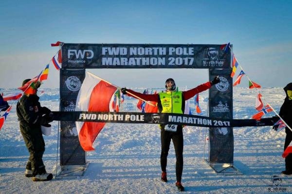 // fot. mat. prasowe. Piotr Suchenia na mecie tegorocznego maratonu North Pole Marathon 2017