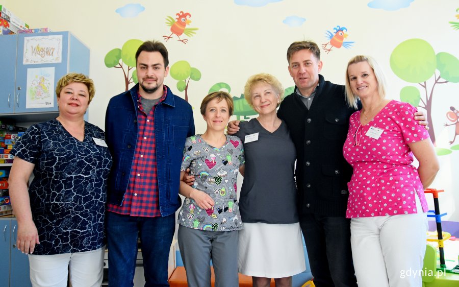 Odwiedziny aktora Rafała Królikowskiego na oddziale pediatrycznym i chirurgii dziecięcej w gdyńskim szpitalu, fot. Kamil Złoch