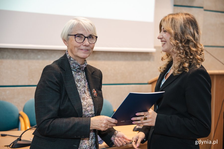 Paulina Pazdrak i Przewodnicząca Rady Miasta Gdyni Joanna Zielińska / fot. Mateusz Dietrich 