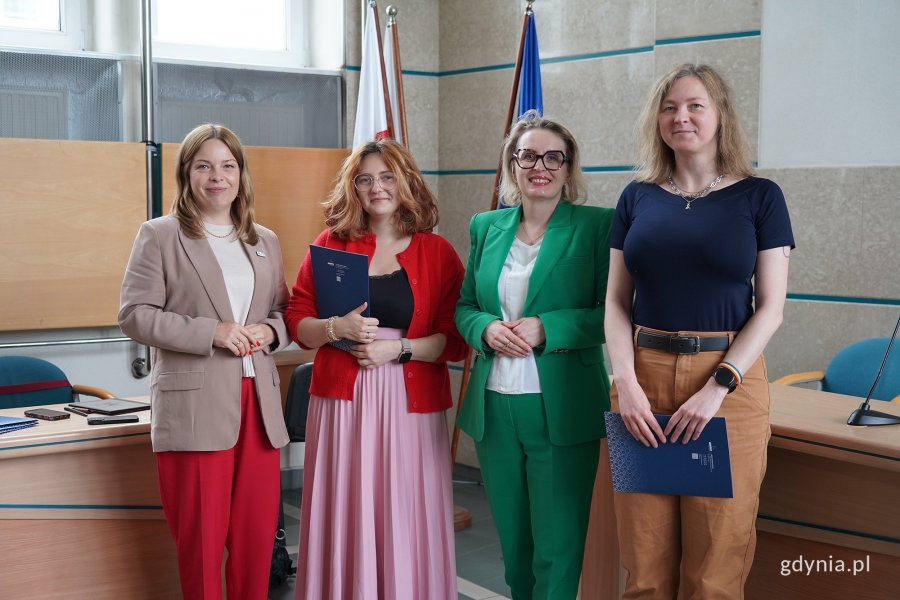 Na zdjęciu od lewej: wiceprezydentka Gdyni Oktawia Gorzeńska (przewodnicząca rady w I kadencji), koordynatorka ds. Praw Człowieka Marta Otrębska i Agnieszka Tokarska &ndash; wiceprzewodnicząca rady w I kadencji oraz członkini Gdyńskiej Rady Kobiet II kadencji Joanna Mleczak-Rudnicka (fot. Karolina Szypelt)