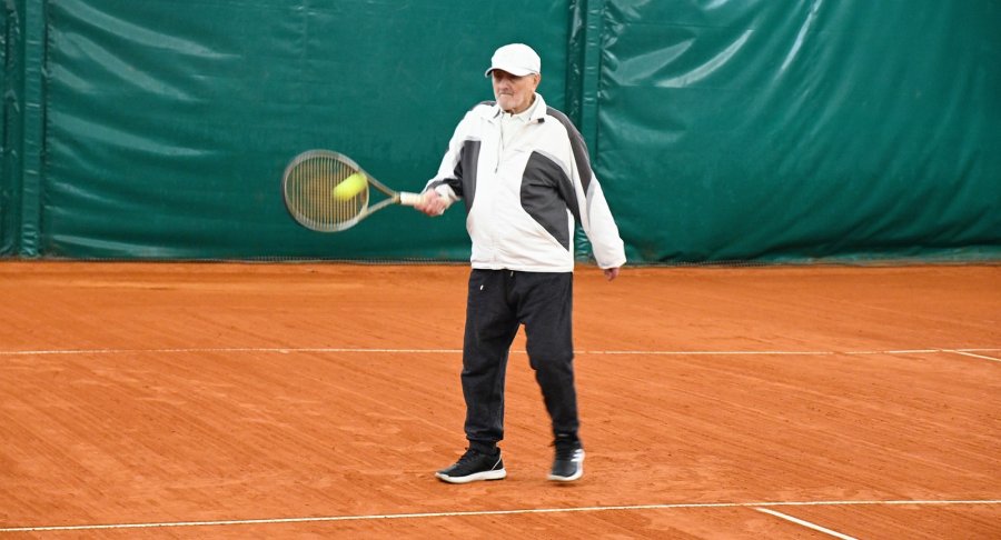 Tadeusz Krzyszkowski, 100-letni tenisista z Gdyni. Fot. Zygmunt Gołab