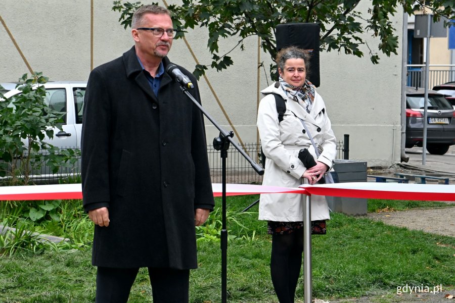 Tomasz Miegoń - dyrektor Muzeum Marynarki Wojennej podczas uroczystości z okazji prezentacji muralu, na którym uwieczniono "Błyskawicę" // fot. Magdalena Czernek