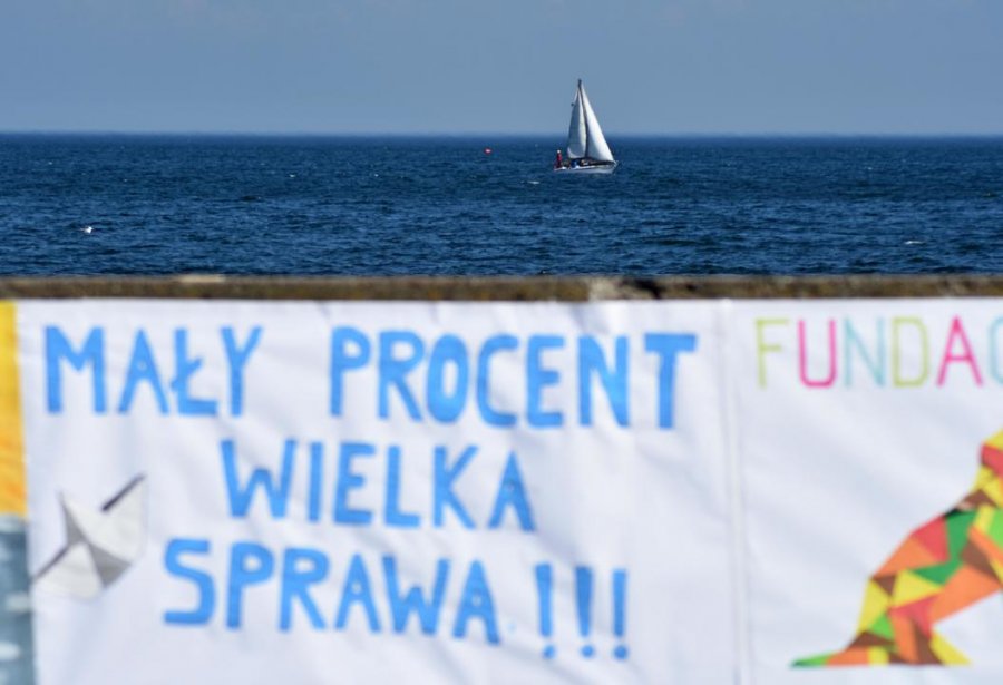 "Mały procent - wielka sprawa" - pod takim hasłem promują się gdyńskie organizacje pożytku publicznego na Bulwarze Nadmorskim, fot. Kamil Złoch