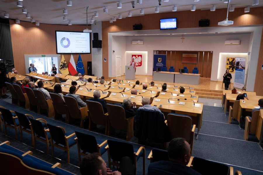 Zakup nowoczesnego taboru został podsumowany podczas specjalnej konferencji w Urzędzie Marszałkowskim Wojew&oacute;dztwa Pomorskiego 