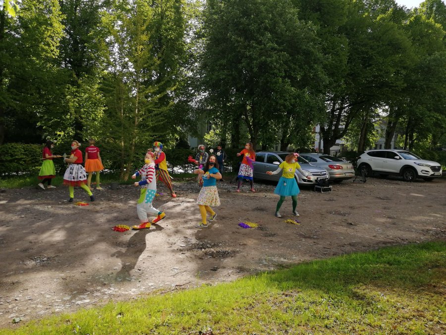  „Dr Clown”  realizuje program „terapii śmiechem”, fot. Fundacja „Dr Clown”