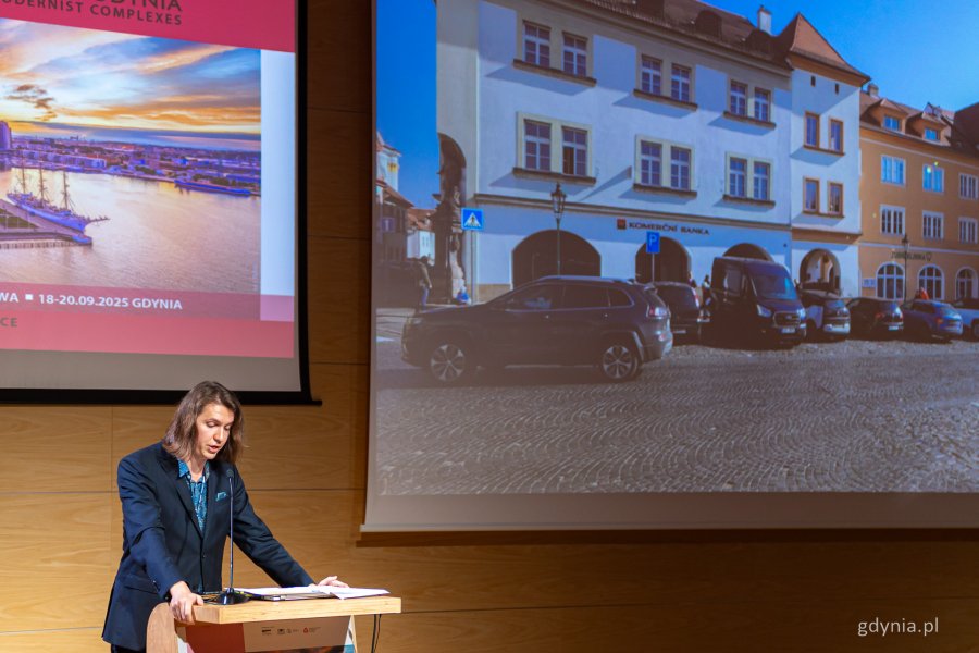 Wystąpienie Lukasa Veverki. „Modernizm w Europie – modernizm w Gdyni” – dzień pierwszy, piątek, 18 września (fot. Kamil Złoch)