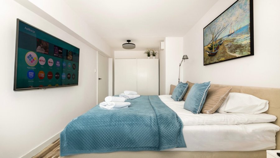 Gdynia Centrum - Transatlantyk lux, widok na jedną z sypialni