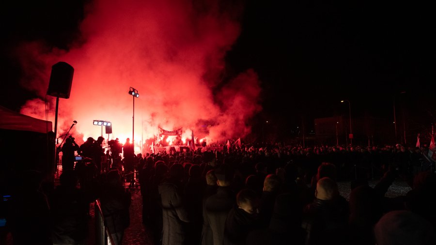 Obchody przy pomniku Ofiar Grudnia '70 w Gdyni, fot. Dawid Linkowski