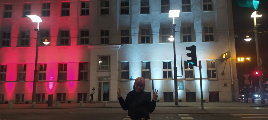 Podświetlony budynek Urzędu Miasta Gdyni, fot. Marcin Mamel